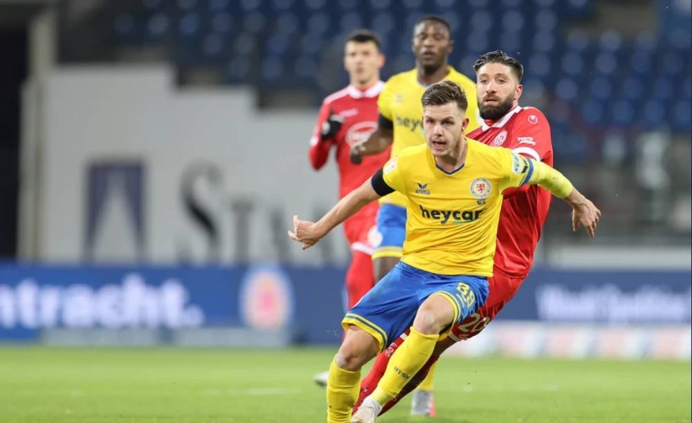 技战术两个 技战术两个